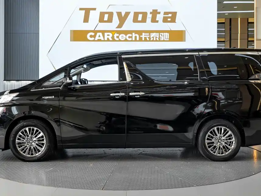 Toyota Vellfire — фото 3