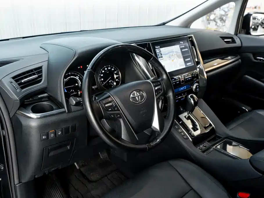 Toyota Vellfire — фото 26
