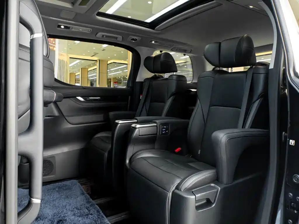 Toyota Vellfire — фото 29