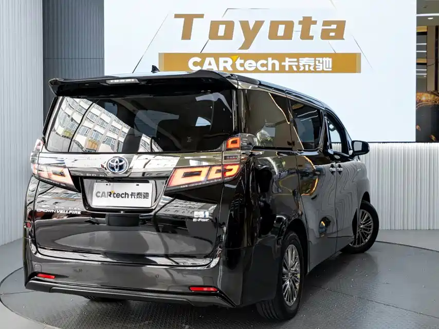 Toyota Vellfire — фото 7