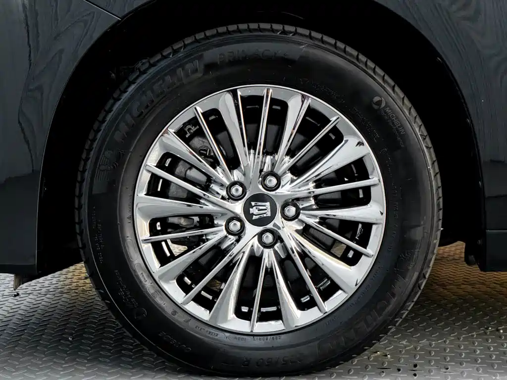 Toyota Vellfire — фото 10