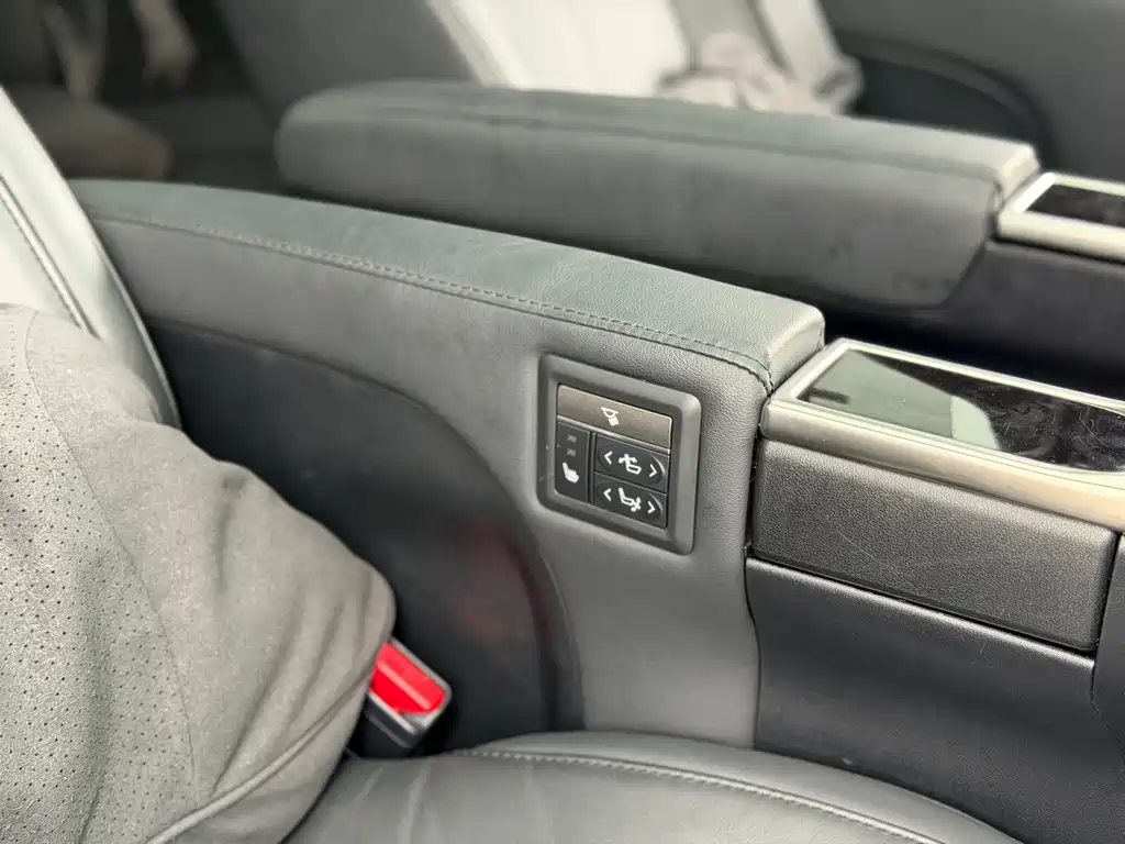 Toyota Vellfire — фото 14