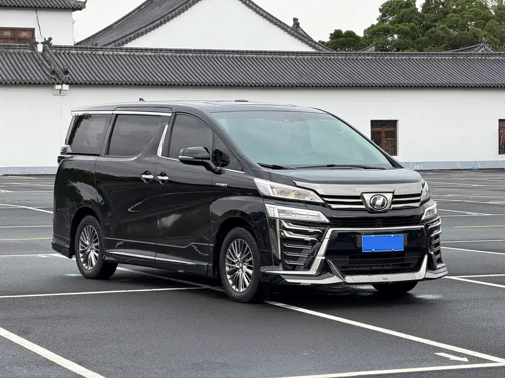 Toyota Vellfire — фото 3