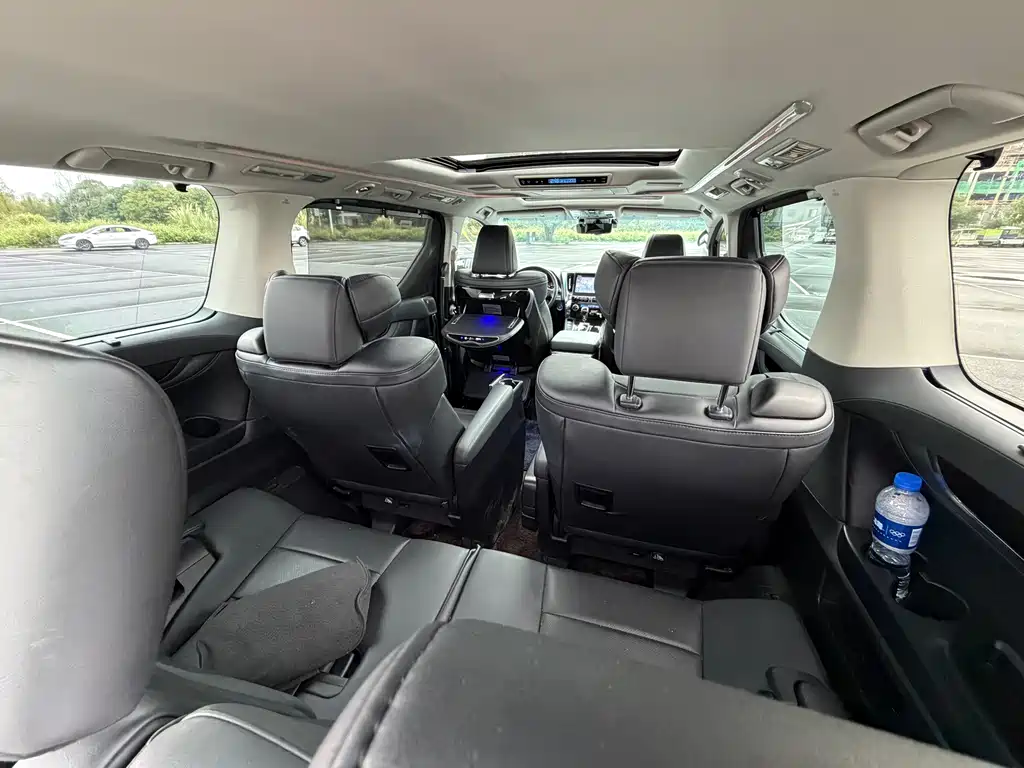 Toyota Vellfire — фото 21