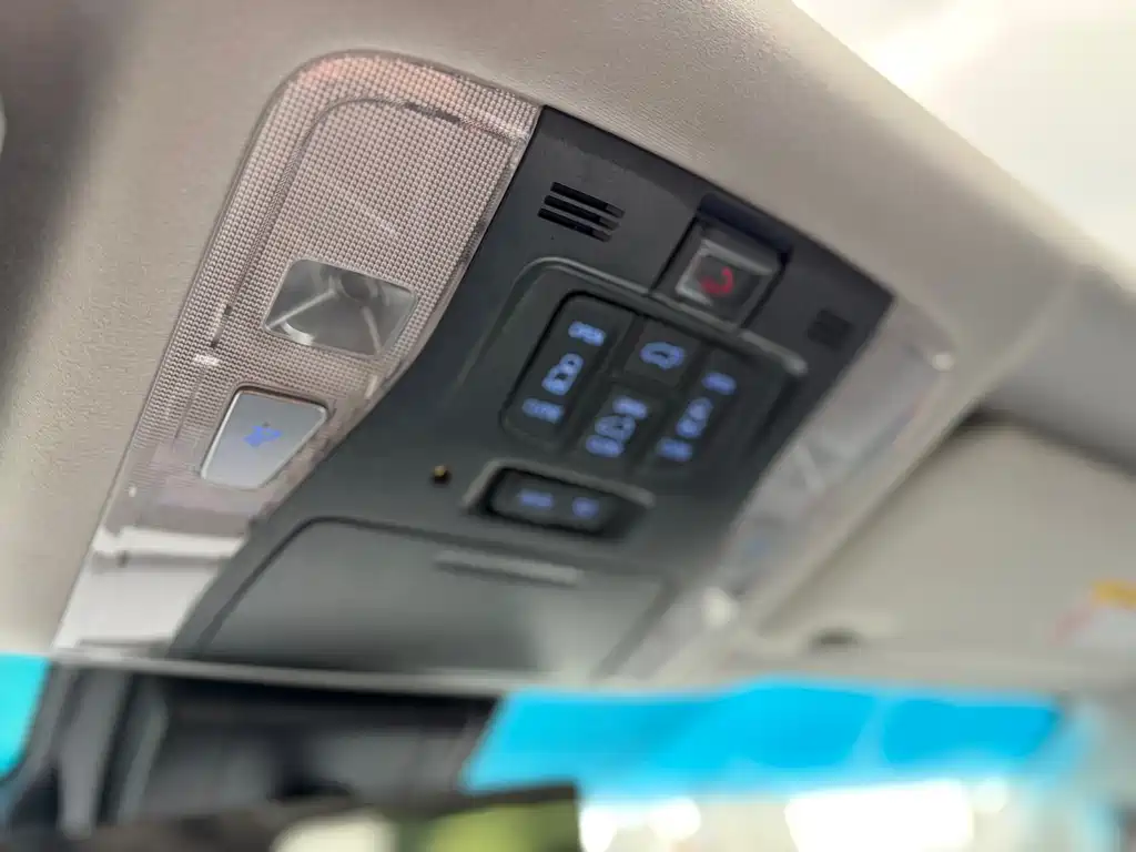Toyota Vellfire — фото 30