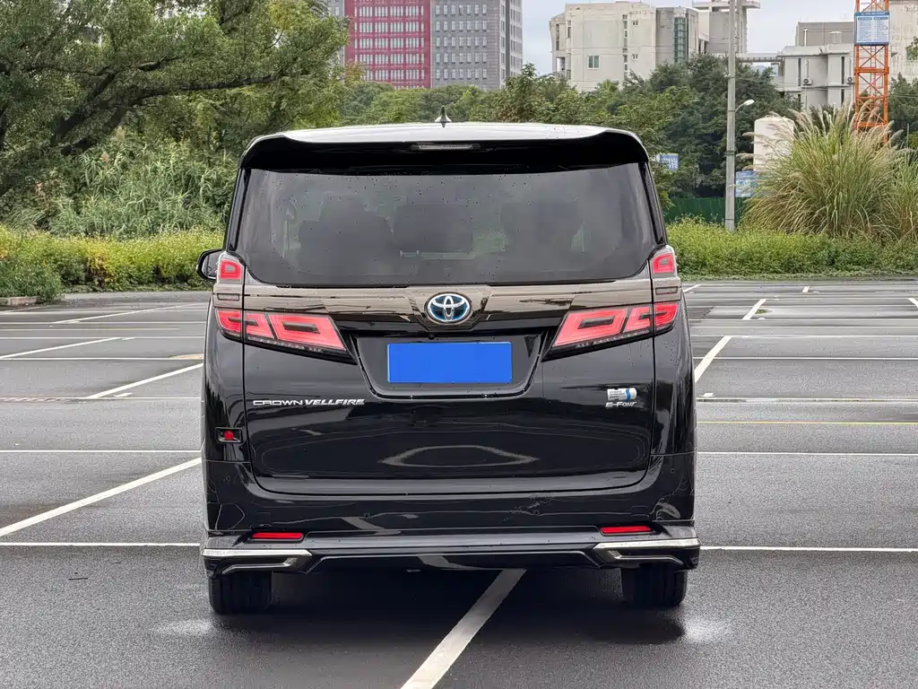 Toyota Vellfire — фото 5