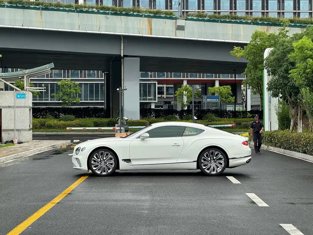 Bentley Continental — фото 5