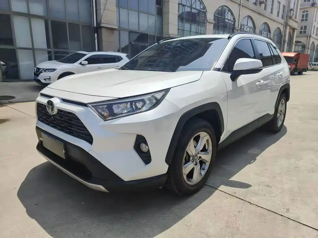 Toyota RAV4 — фото 3