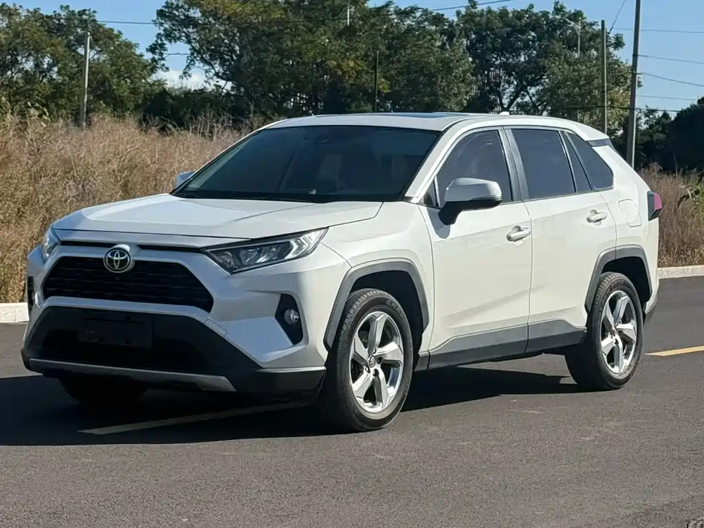 Toyota RAV4 — фото 3