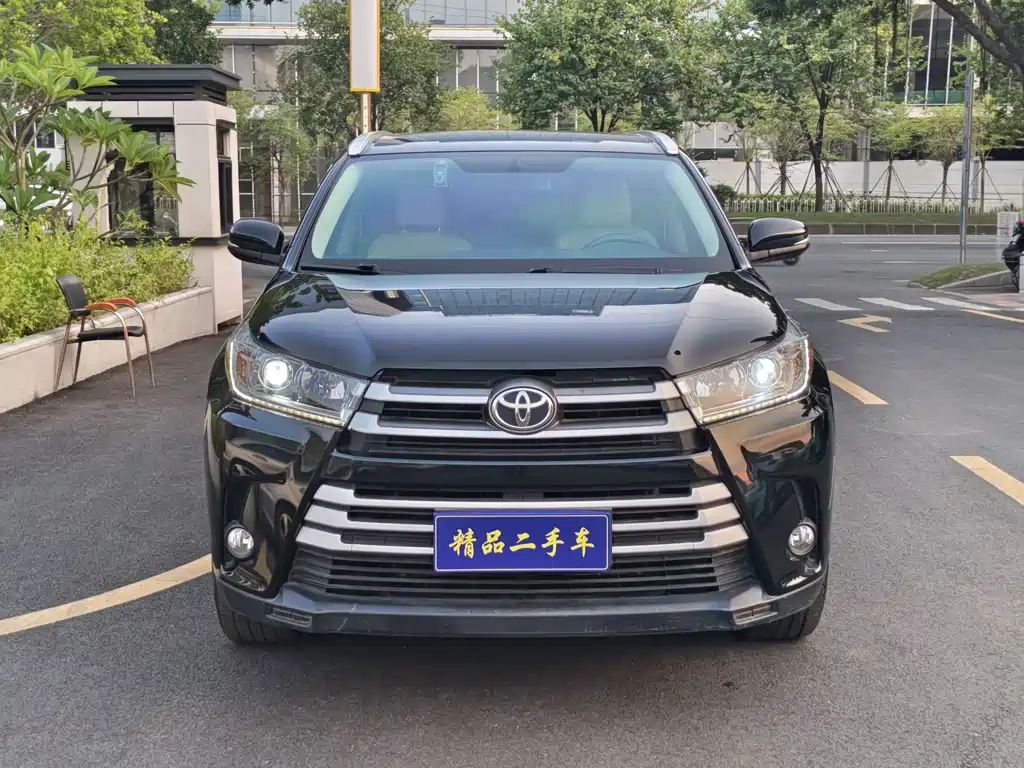 Toyota Highlander — фото 2