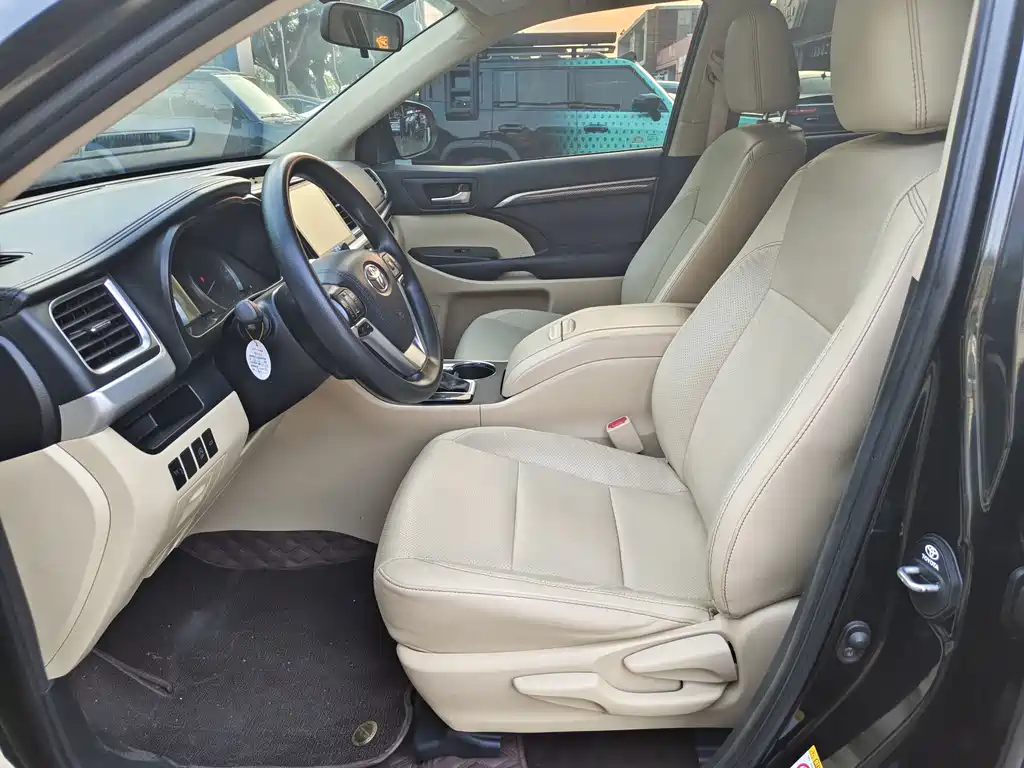 Toyota Highlander — фото 15