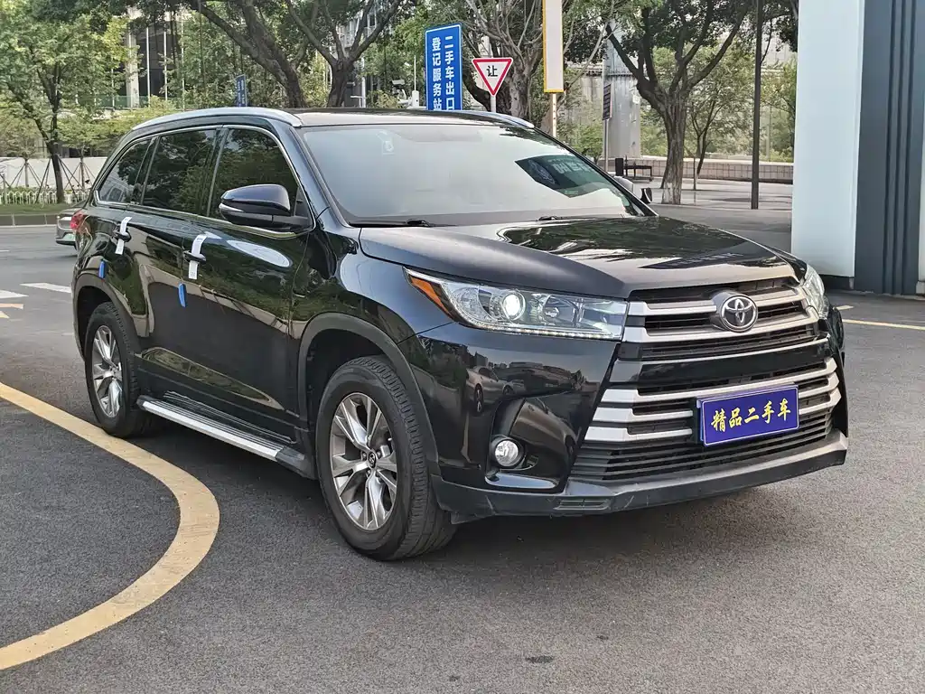 Toyota Highlander — фото 3