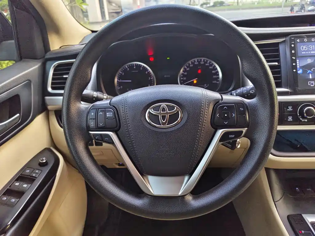 Toyota Highlander — фото 31