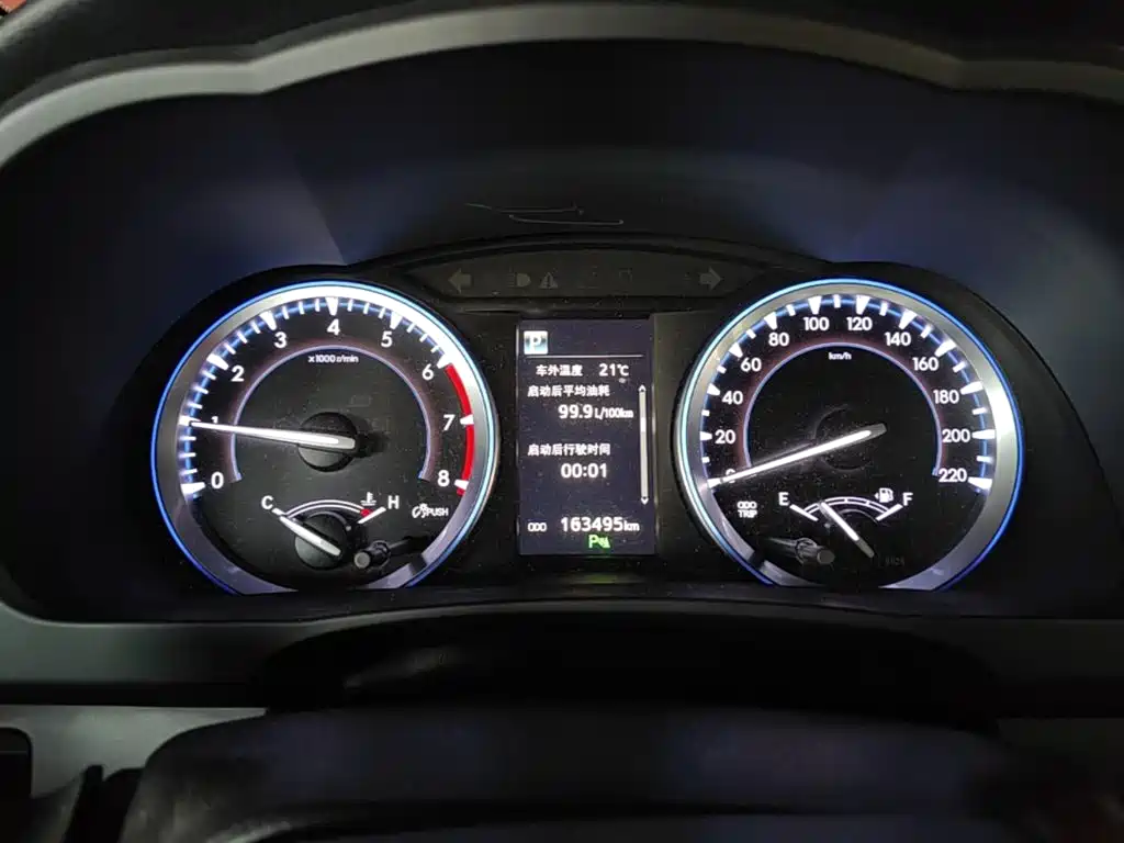 Toyota Highlander — фото 11