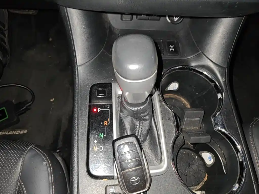 Toyota Highlander — фото 13