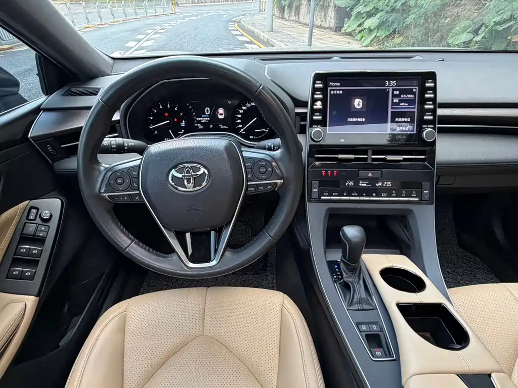 Toyota Avalon — фото 10