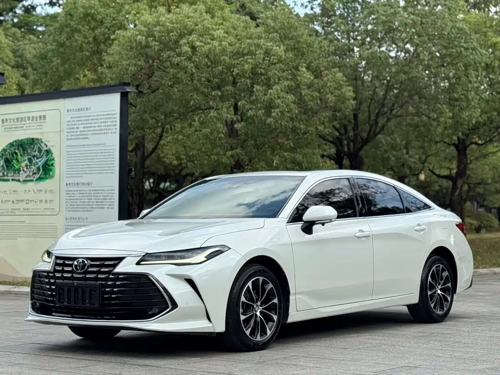 Toyota Avalon — фото 4