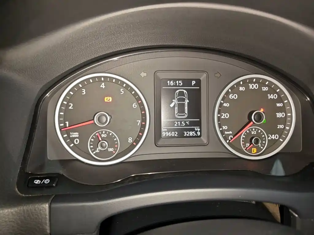 Volkswagen Tiguan — фото 11