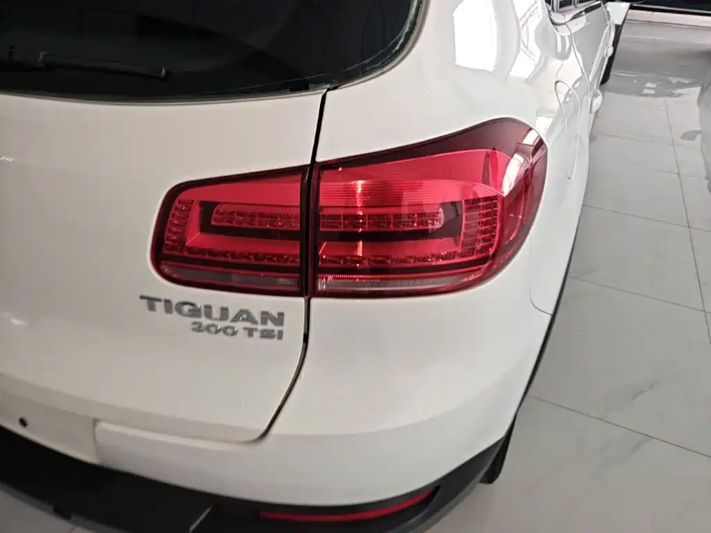 Volkswagen Tiguan — фото 7