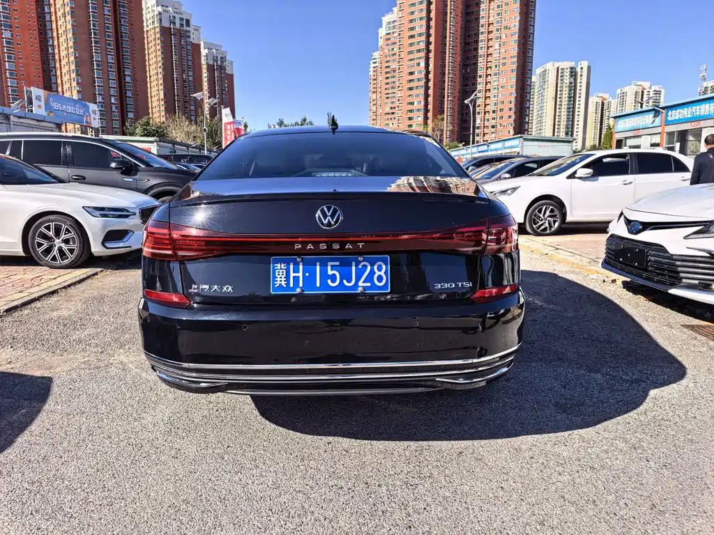 Volkswagen Passat — фото 11