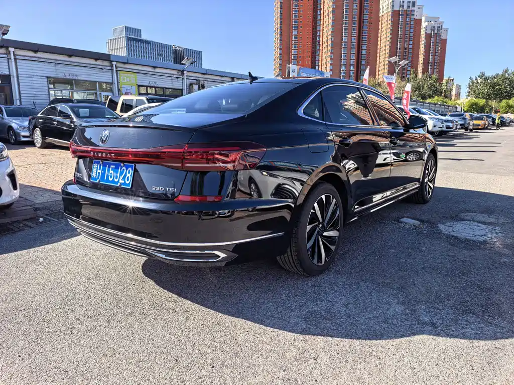 Volkswagen Passat — фото 12