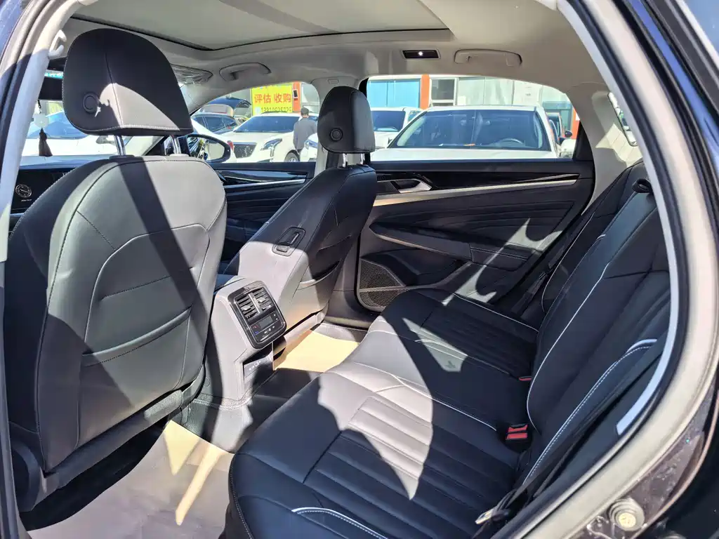 Volkswagen Passat — фото 4