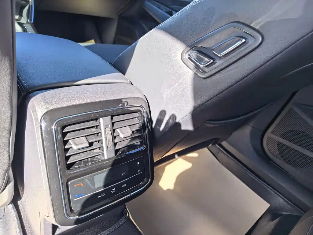 Volkswagen Passat — фото 8