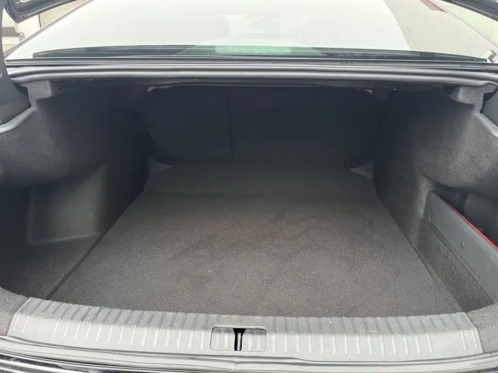 Volkswagen Passat — фото 16