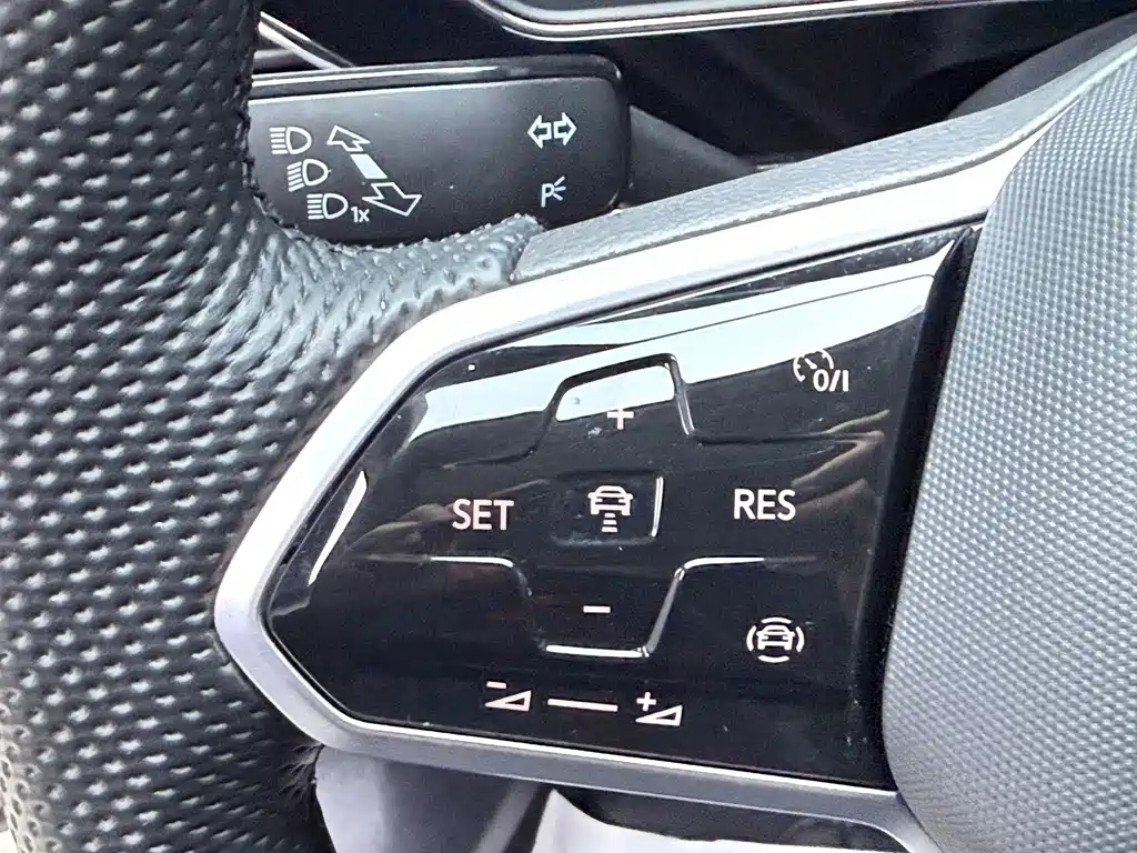 Volkswagen Passat — фото 11