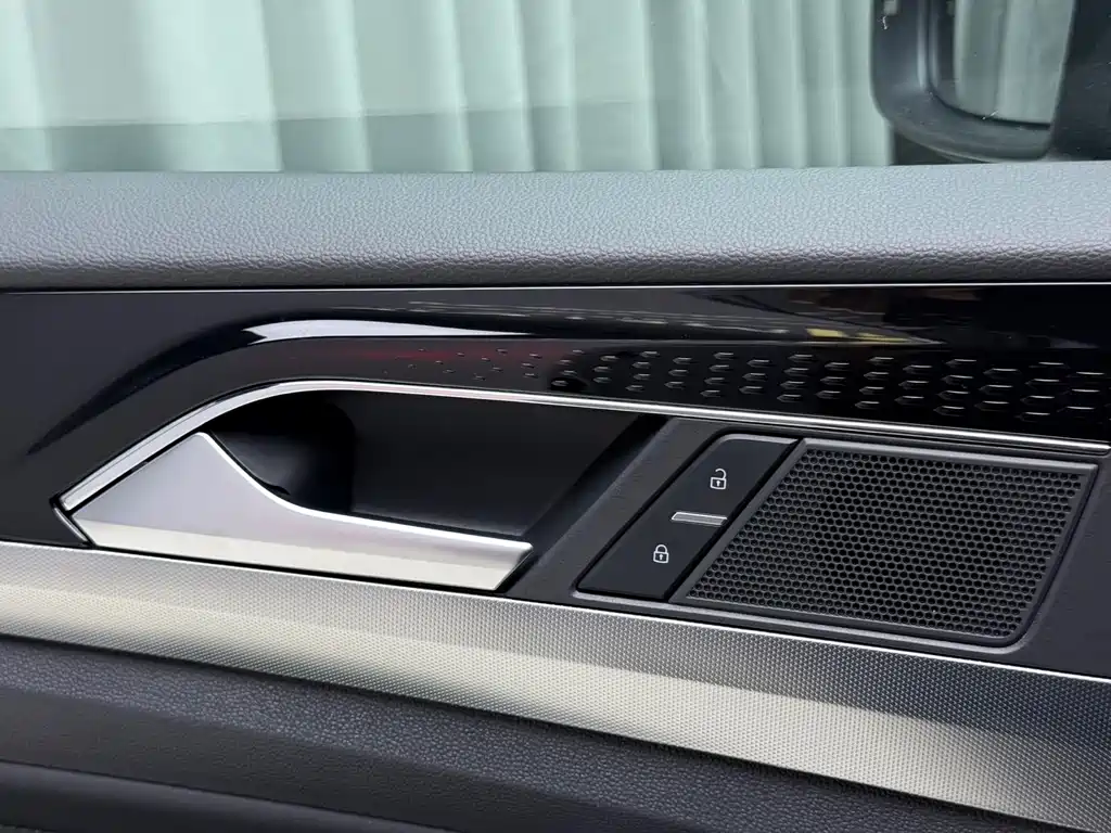 Volkswagen Passat — фото 14