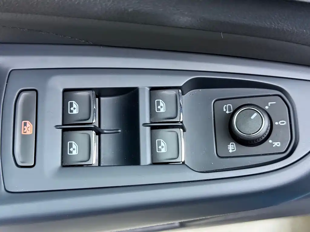Volkswagen Passat — фото 15