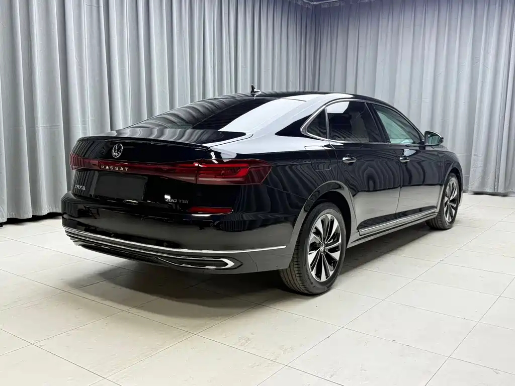 Volkswagen Passat — фото 5