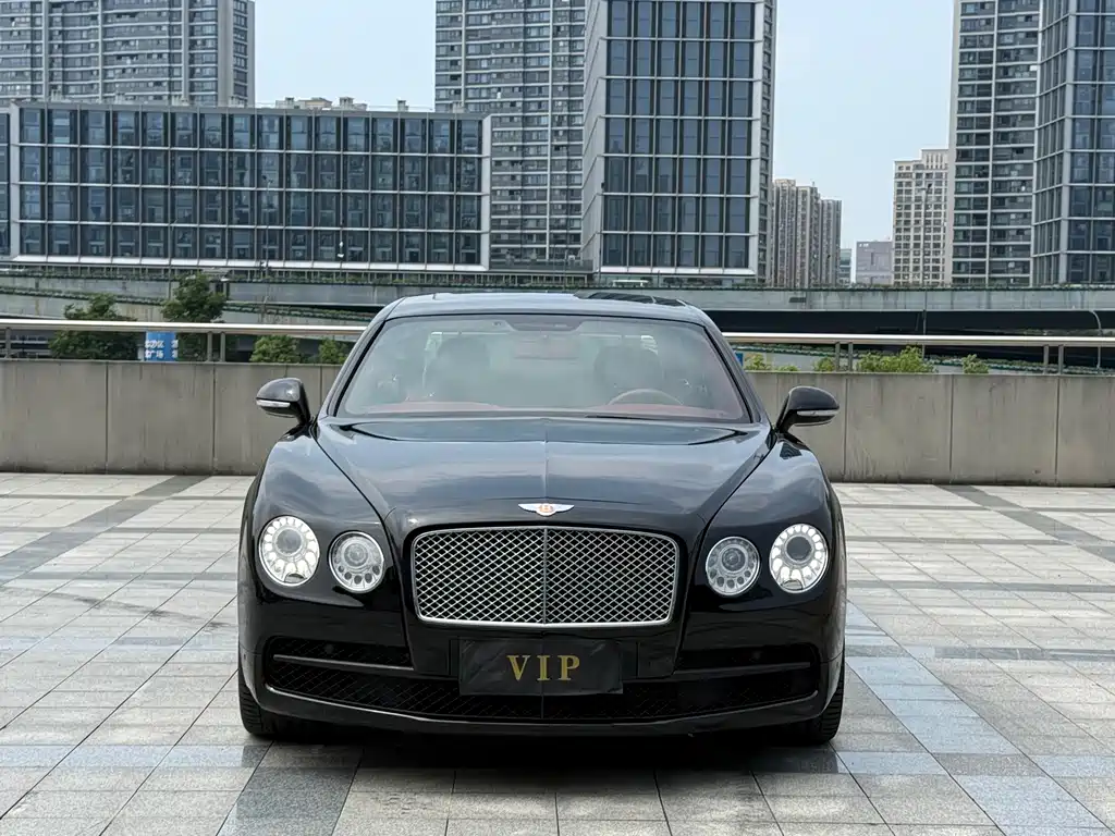 Bentley Flying Spur — фото 4