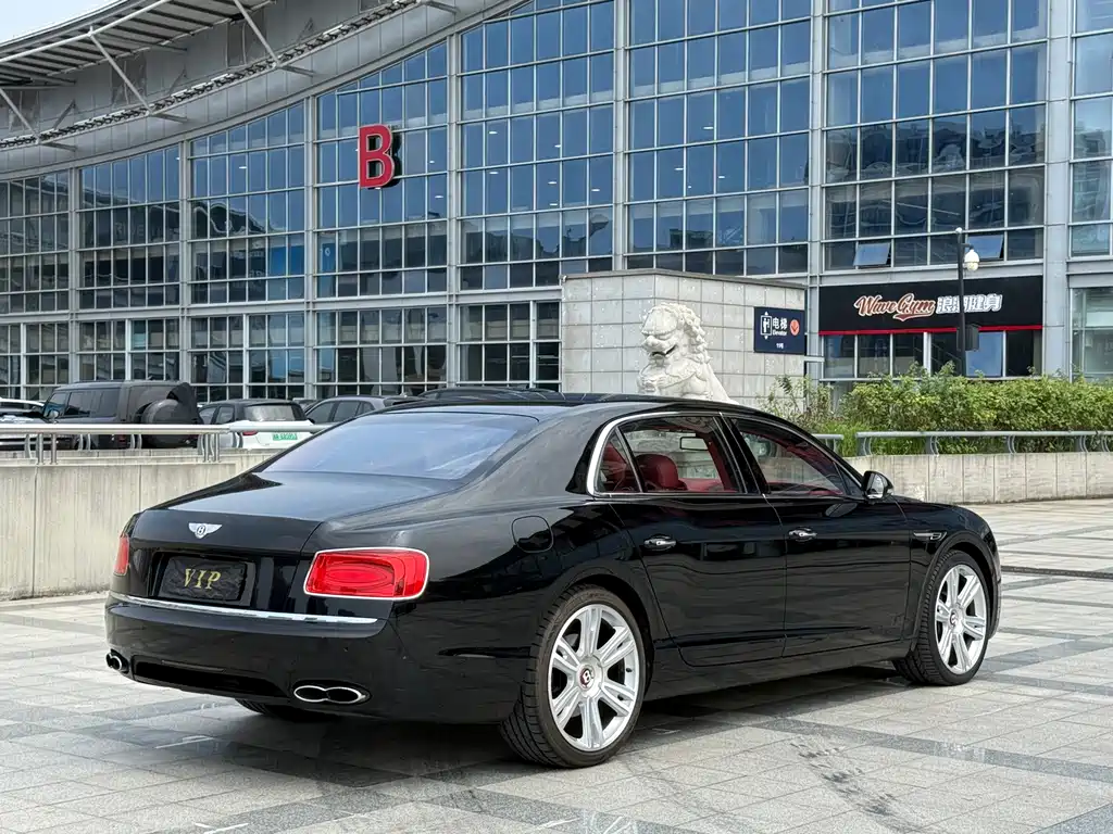 Bentley Flying Spur — фото 7