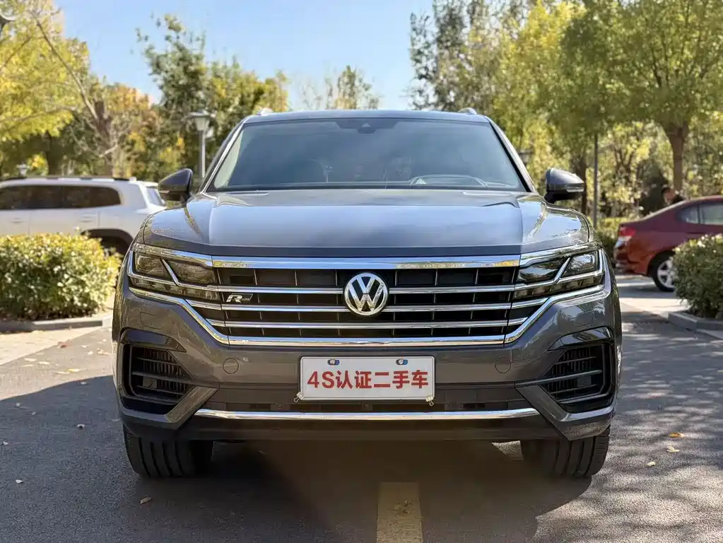 Volkswagen Touareg — фото 2
