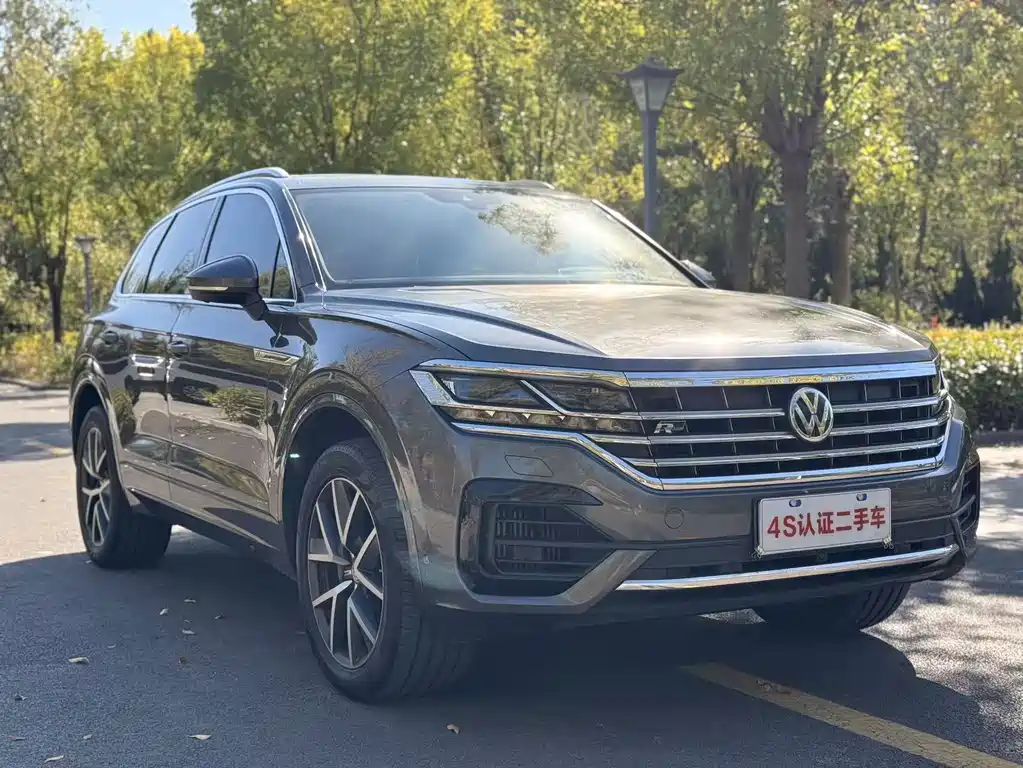 Volkswagen Touareg — фото 3
