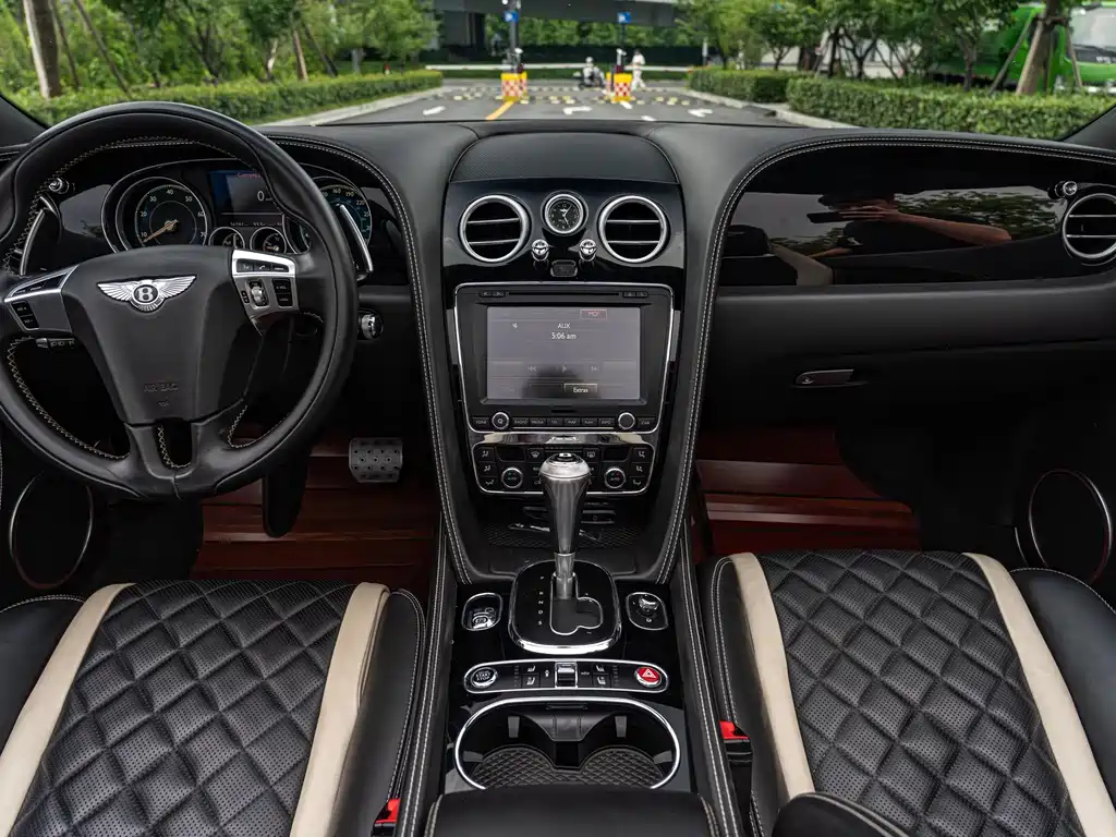Bentley Continental — фото 5