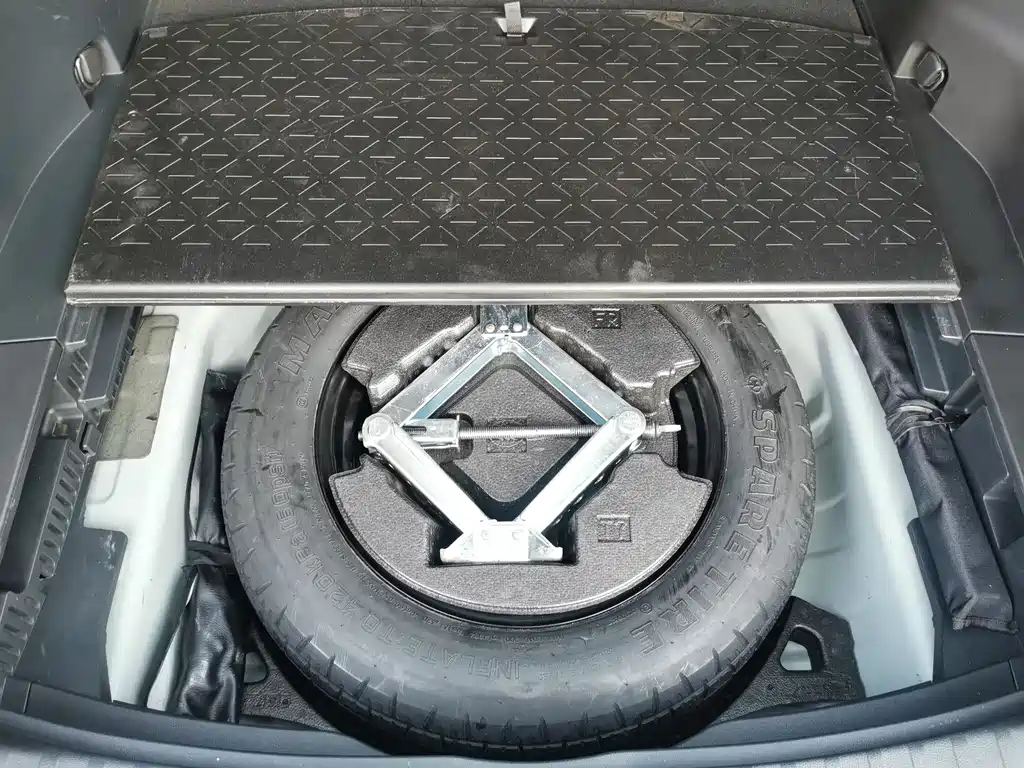 Toyota RAV4 — фото 14