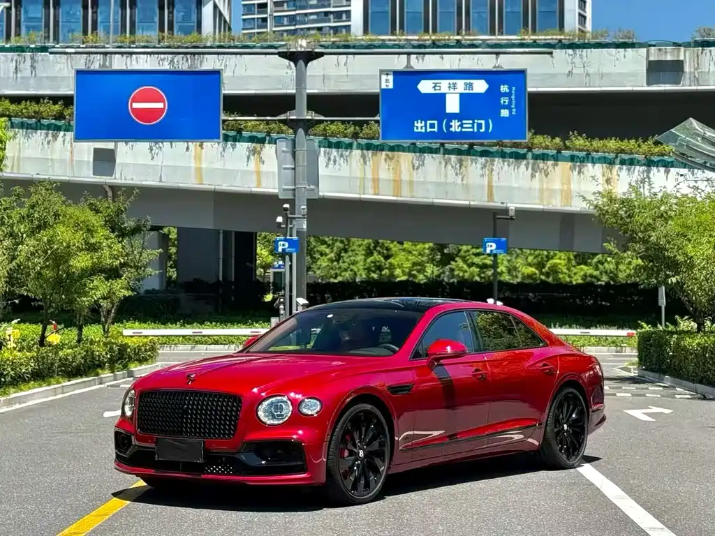 Bentley Flying Spur — фото 2