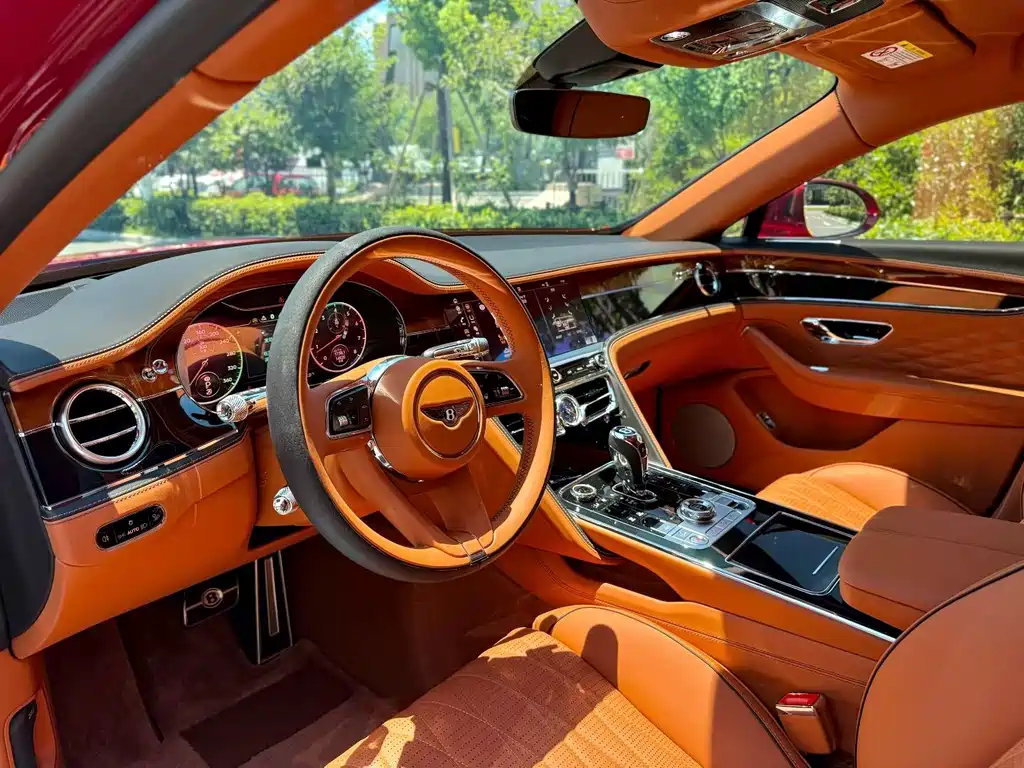 Bentley Flying Spur — фото 4