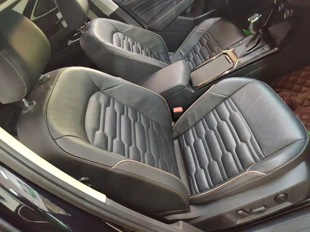 Volkswagen Passat — фото 24