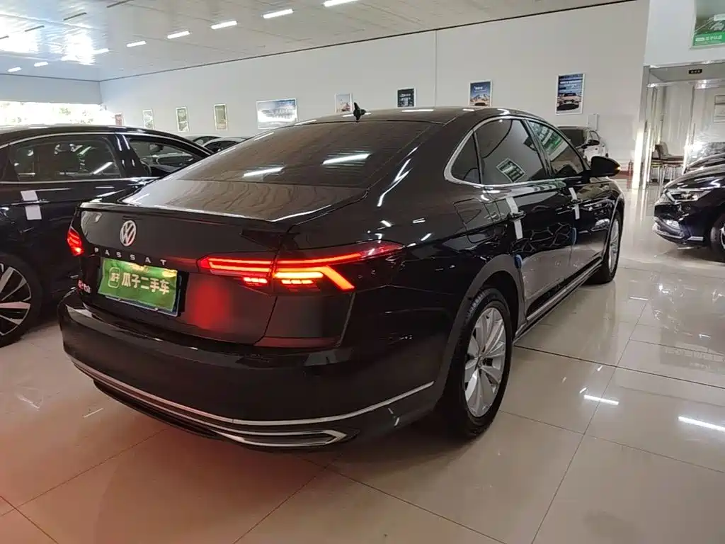 Volkswagen Passat — фото 6