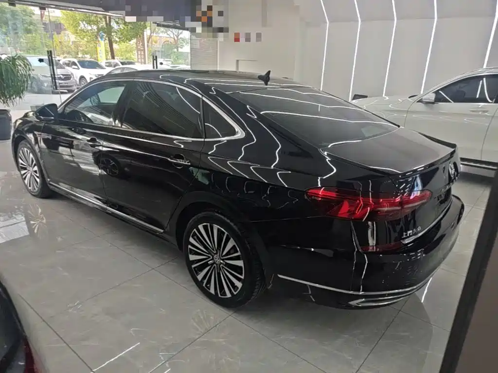 Volkswagen Passat — фото 4