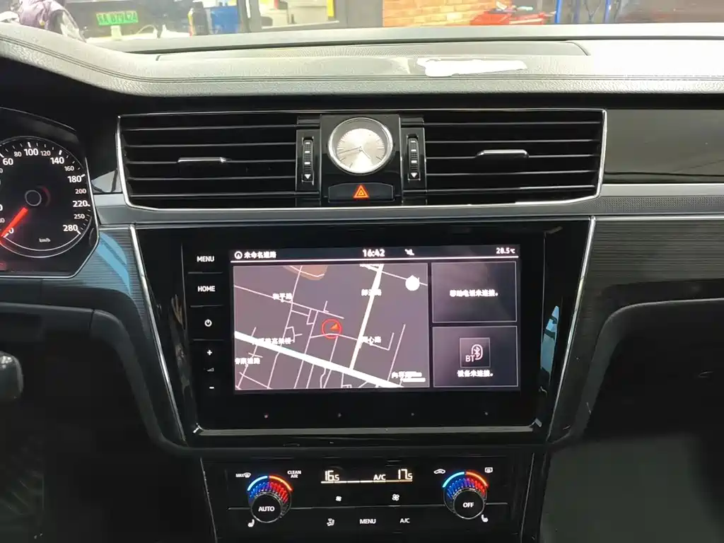Volkswagen Phideon — фото 14