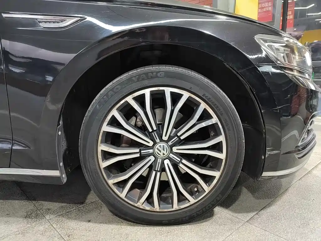 Volkswagen Phideon — фото 17