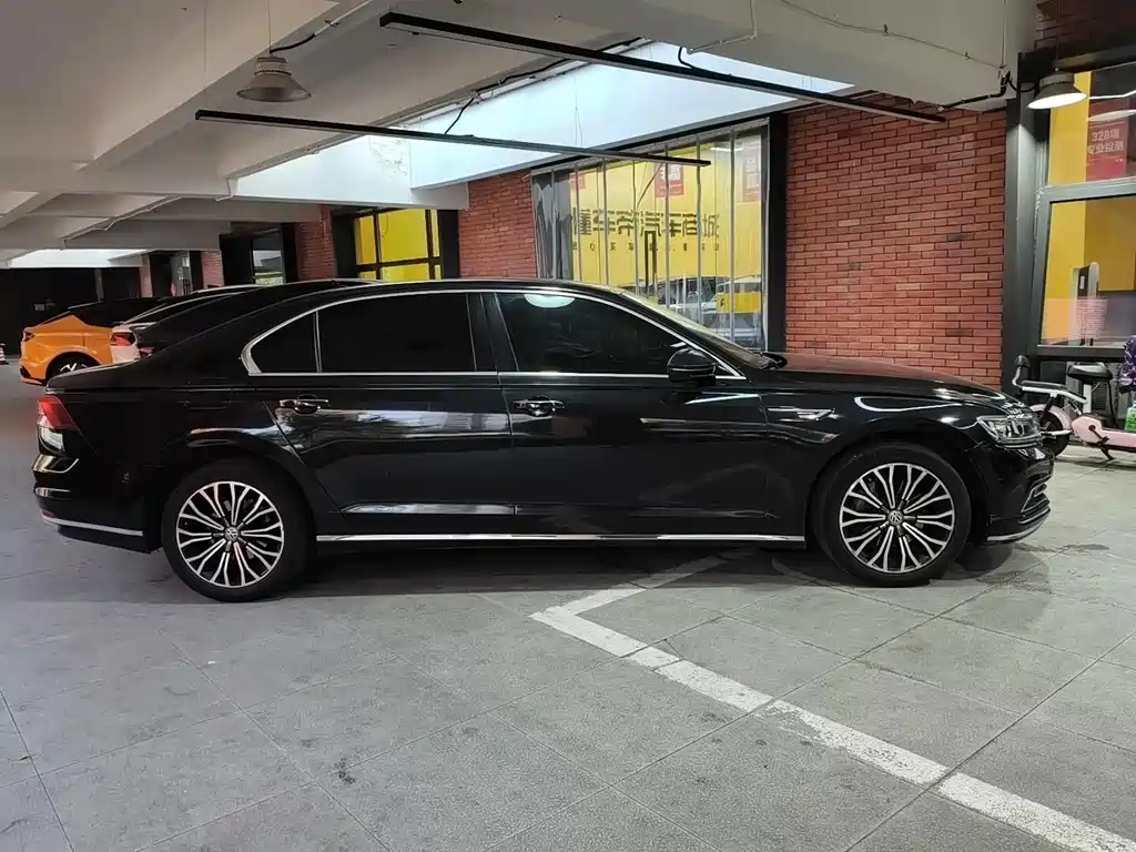 Volkswagen Phideon — фото 5