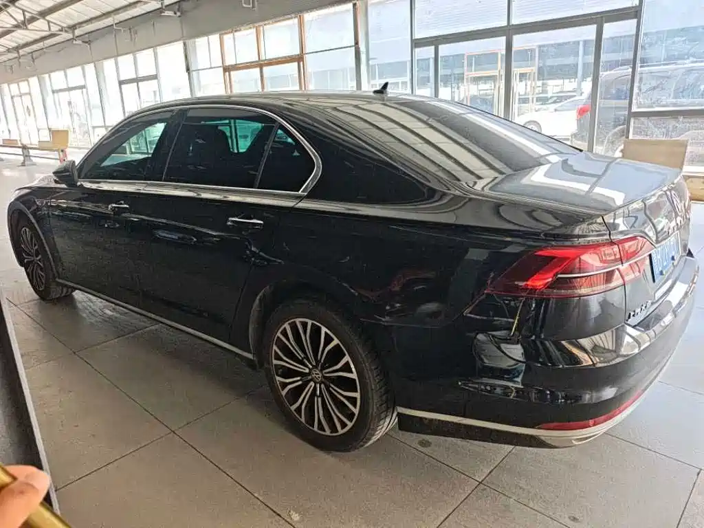 Volkswagen Phideon — фото 2