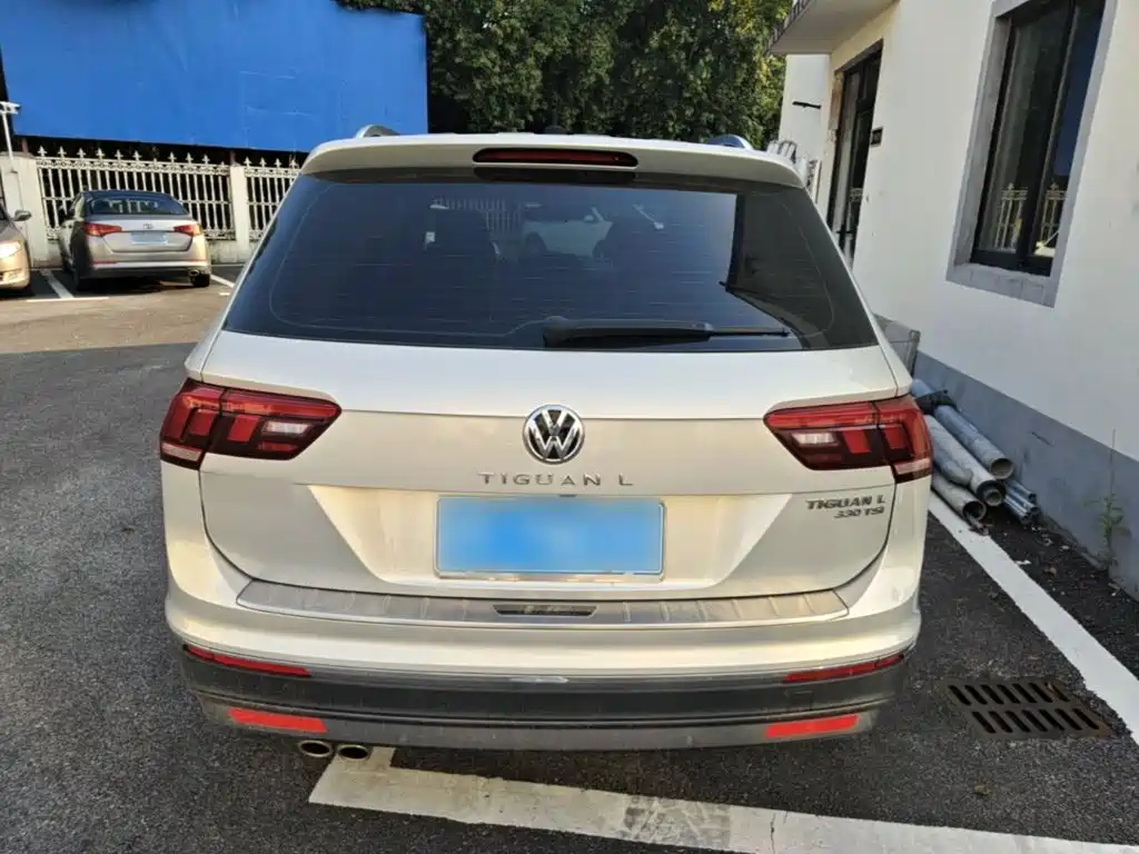 Volkswagen Tiguan L — фото 5