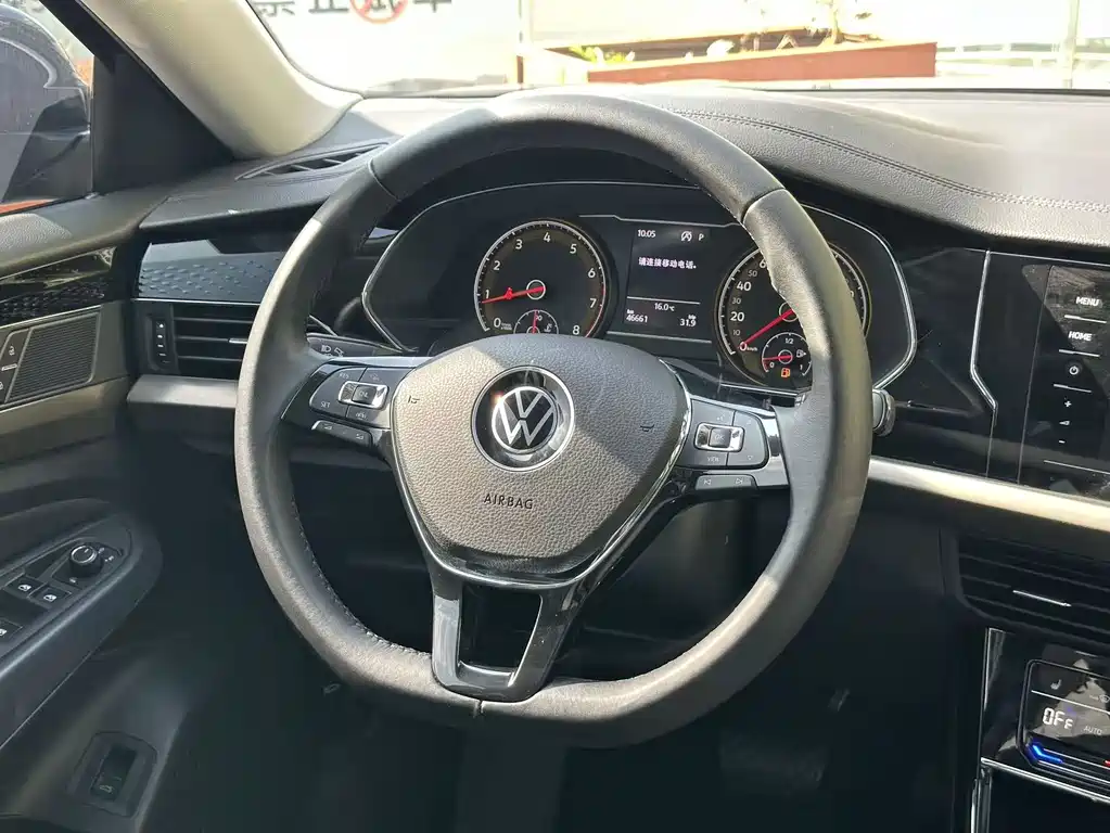 Volkswagen Passat — фото 14