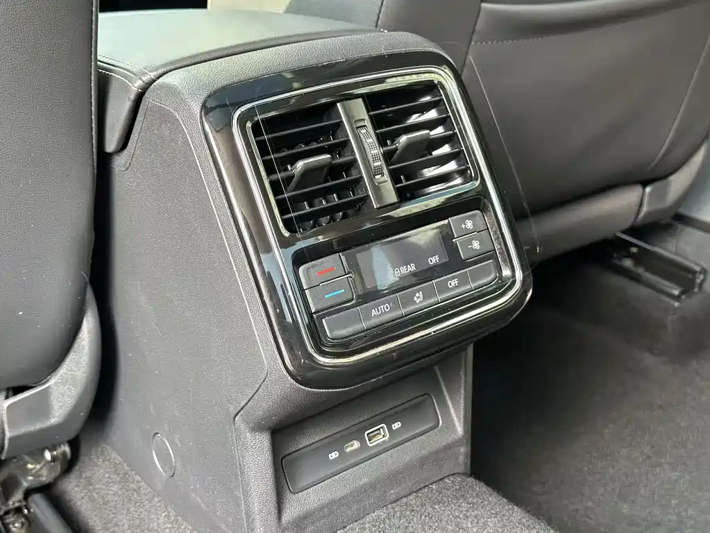 Volkswagen Passat — фото 18